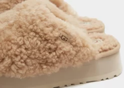 UGG Maxi Curly Platform Slipper Women's -Damemode Tilbud jd 560320 d scaled
