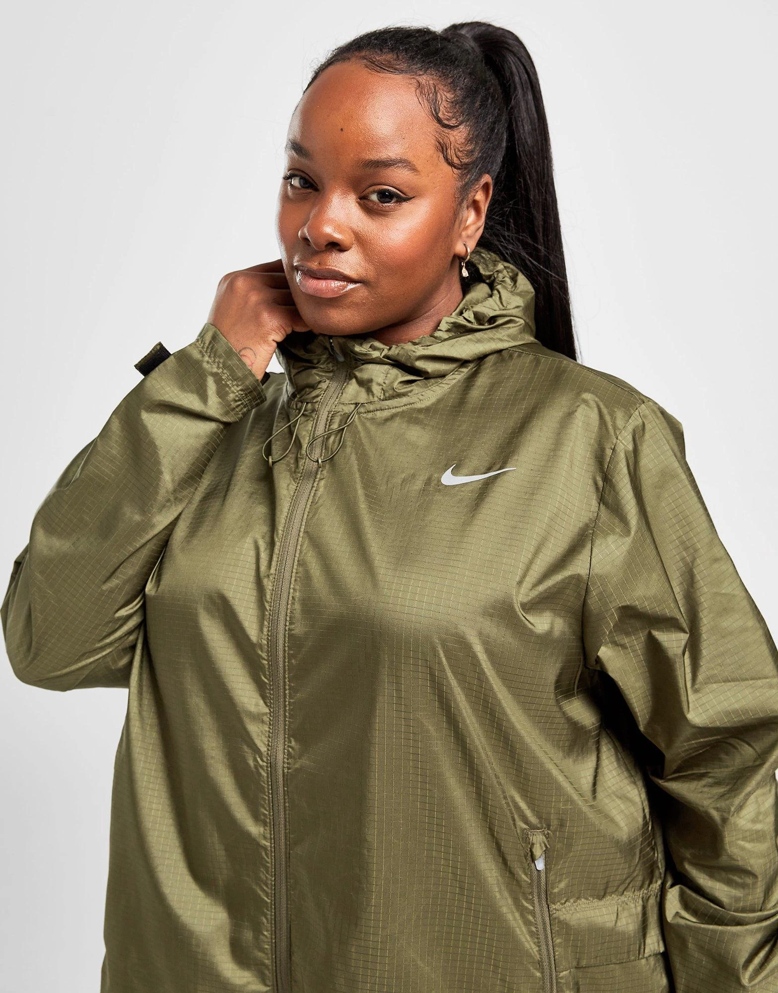 Nike Essential Plus Size Jakke Dame 1 Nike Essential Plus Size Jakke Dame