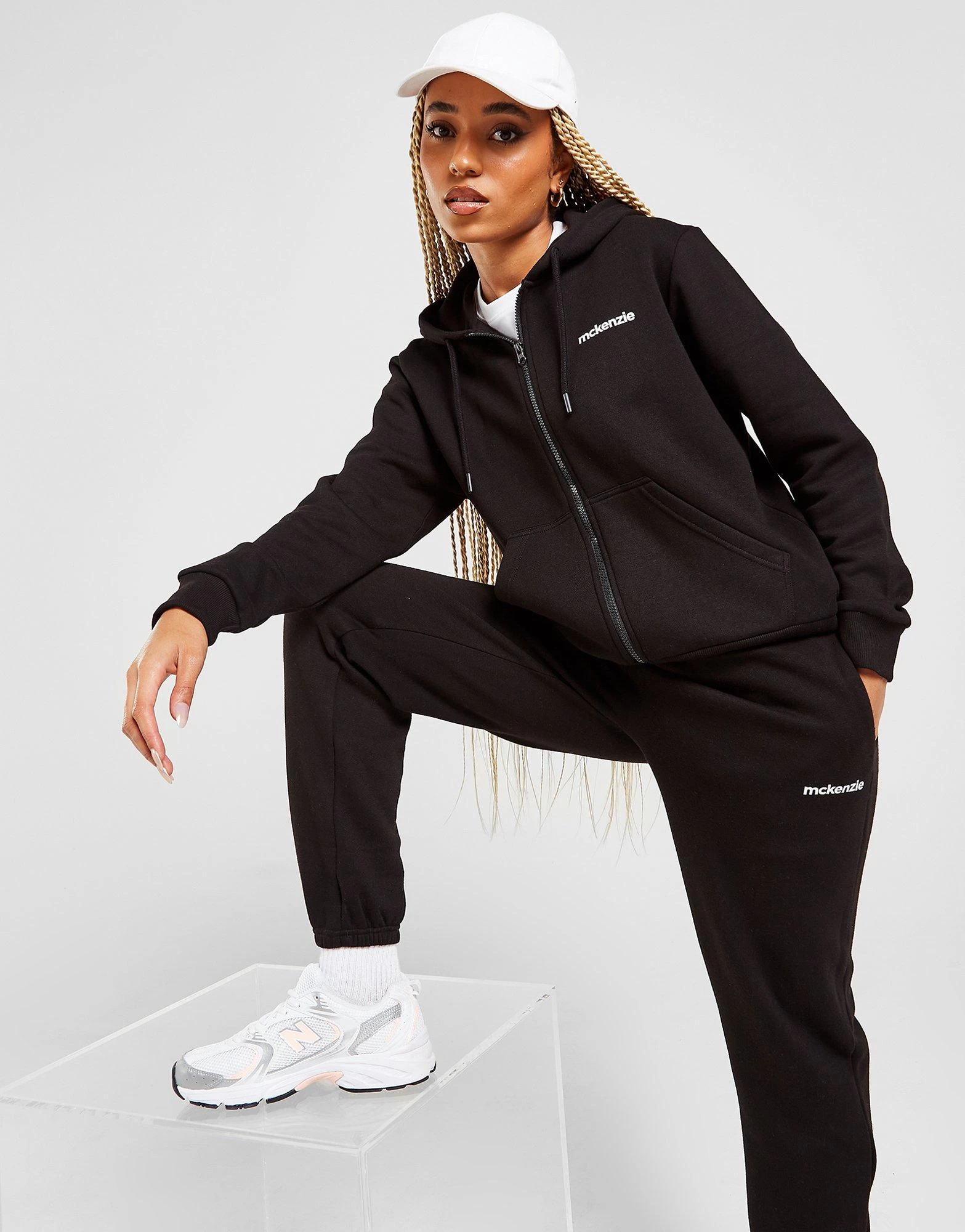 McKenzie Core Full Zip Tracksuit 2 McKenzie Core Full Zip Tracksuit - Image 2